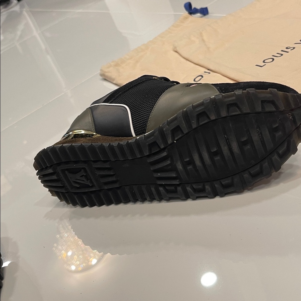 Guaranteed Authentic Louis Vuitton Run Away Sneakers Away Sneakers - Picture 9 of 12